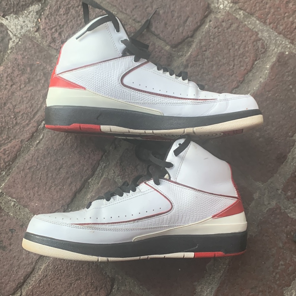 Air Jordan - Picture 2 of 4